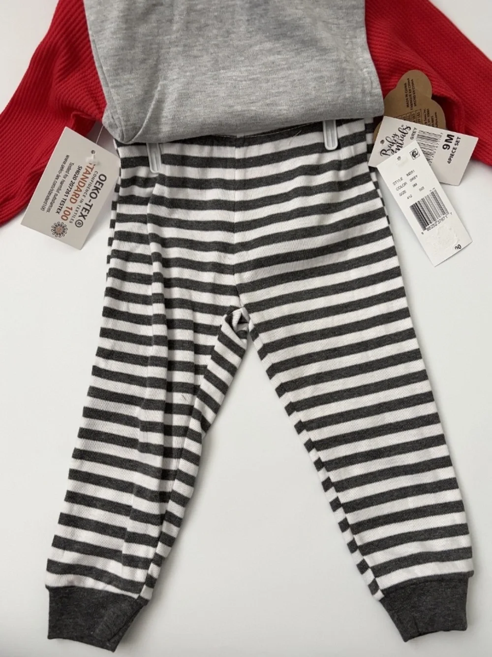 New Baby Essentials Holiday Christmas 4-Piece Outfit  Reindeer Theme  Unisex 9MO